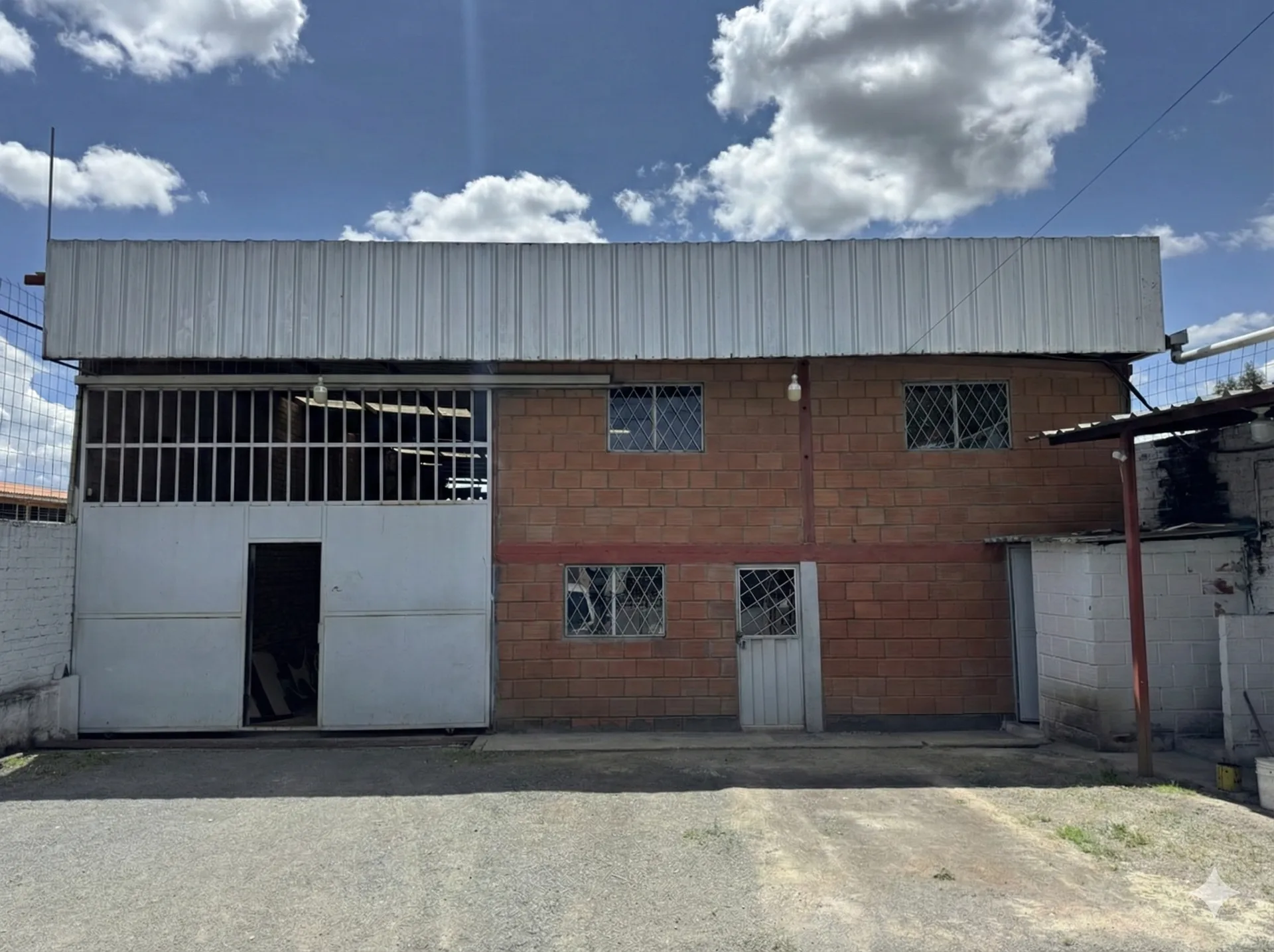 Taller de fabricación de maquinaria industrial CODEMIJ en Cuenca Ecuador